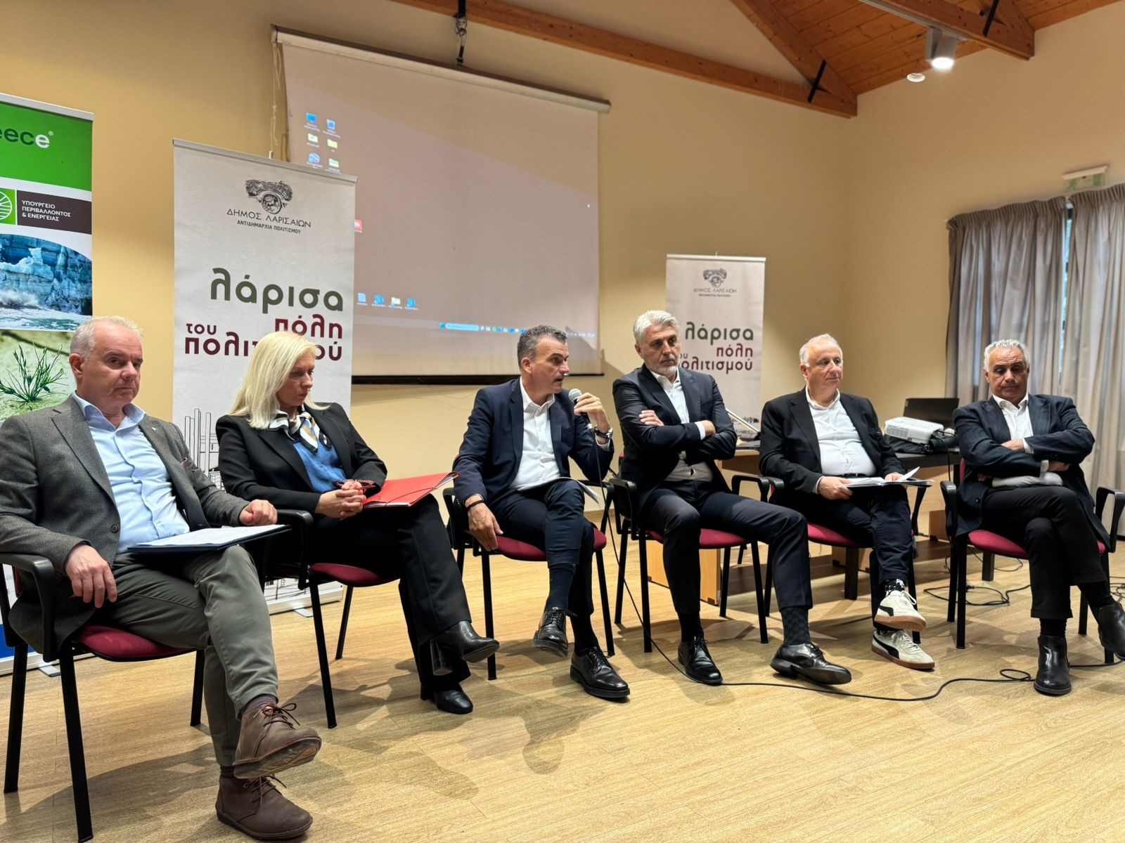 Aποκατάσταση κοινόχρηστων χώρων σε 14 πληγέντες δήμους 